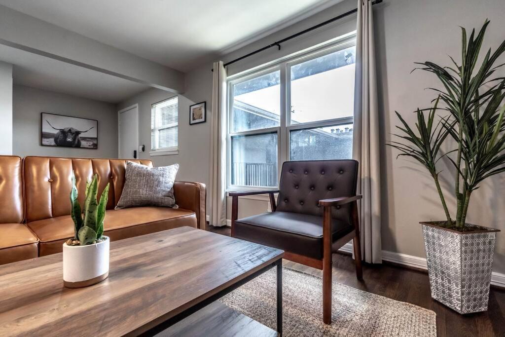 Roomy Urban Montrose! Free Parking #16 Apartment